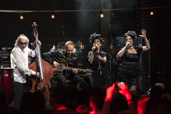 Брати Гадюкіни зіграли пісні в акустичному виконанні