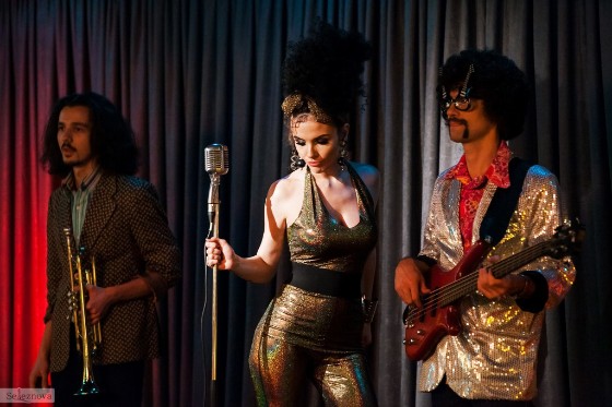 «Ніч у барі» - нове відео MamaRika