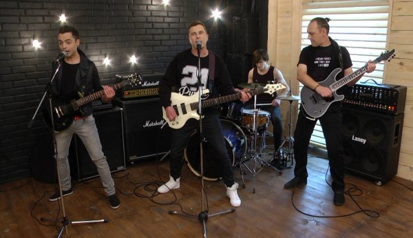 Гурт «Діодний Міст» презентував символічний кліп «Мости»