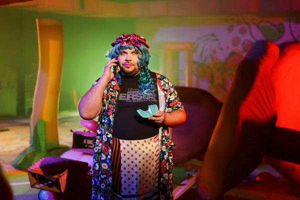 ТІК презентує відео «Емочка» - нова «Аліса в Країні Чудес»