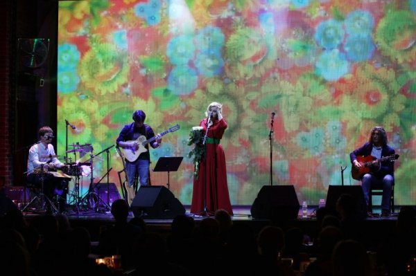 Марія Бурмака заспівала дуетом з Олександром Пономарьовим та Тонею Матвієнко