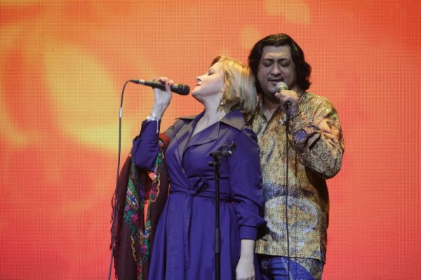 Марія Бурмака заспівала дуетом з Олександром Пономарьовим та Тонею Матвієнко