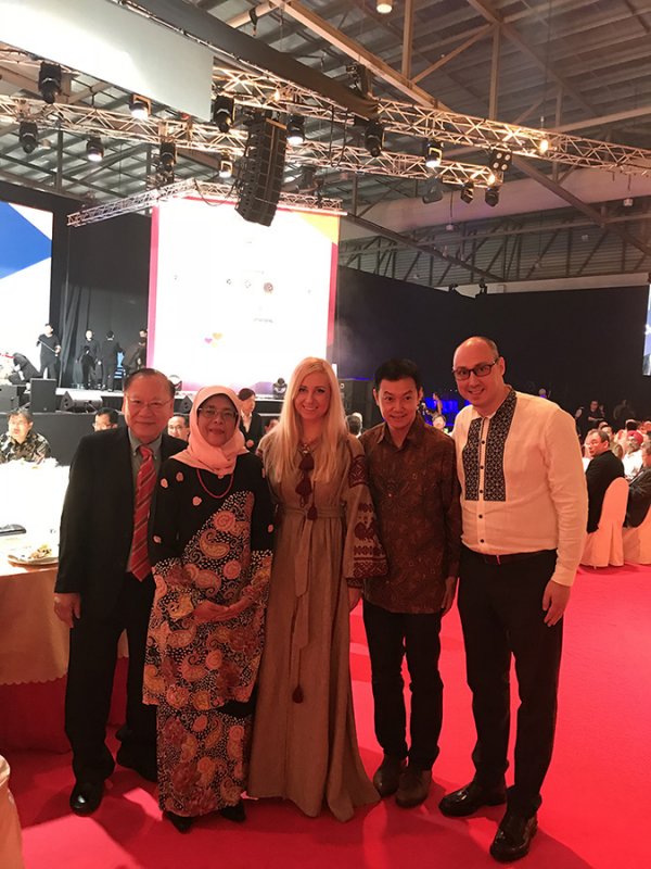 Тоня Матвієнко стала першою українкою, що виступила перед президентом Сінгапуру