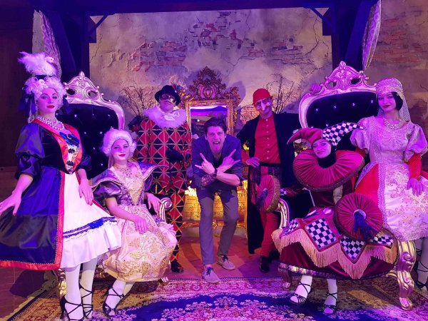 Олександр Лещенко і театр танцю Foresight влаштували справжній венеціанський карнавал у Ferrari Park (ФОТО)