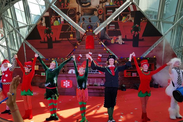 Олександр Лещенко і театр танцю Foresight влаштували справжній венеціанський карнавал у Ferrari Park (ФОТО)