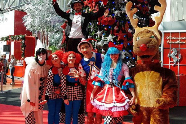 Олександр Лещенко і театр танцю Foresight влаштували справжній венеціанський карнавал у Ferrari Park (ФОТО)