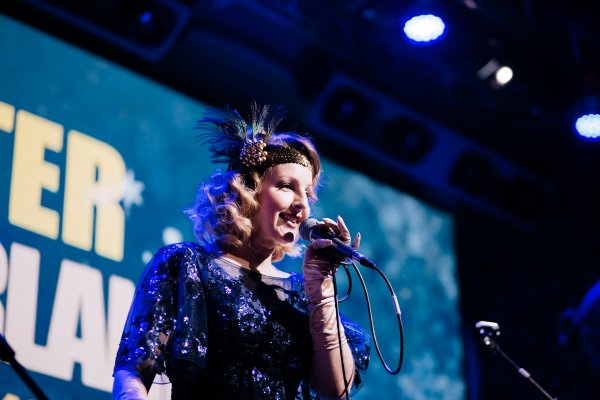 Зірковий бенд Dennis Adu Quintet, молода співачка Ivonika та арт-колектив Imaginarium зіграють джазові концерти у Caribbean Club Concert-Hall