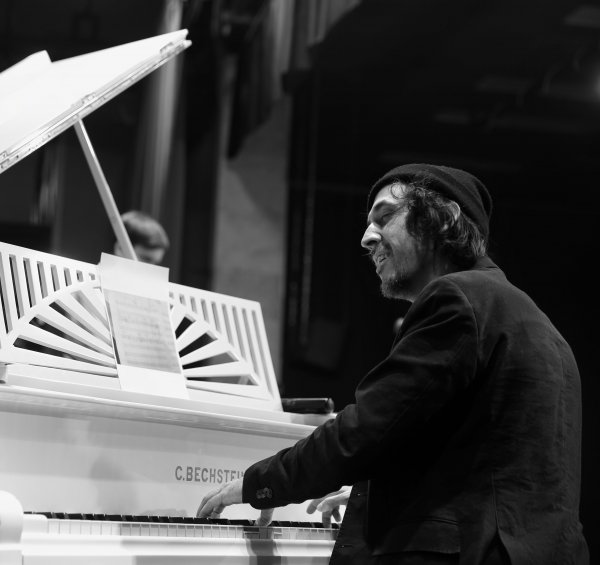 Піаніст Фіма Чупахін презентує дебютний альбом «Water» у Києві