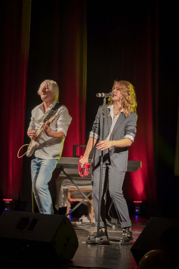 Українська співачка виборола золото на міжнародному музичному фестивалі в Сербії (фото)