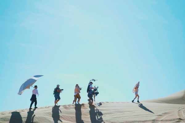 Alyosha & Vlad Darwin відзняли кліп «Торнадо» в Арабських Еміратах: перші фото зі знімального майданчика (фото, аудіо)