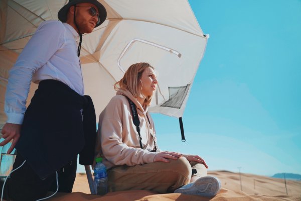 Alyosha & Vlad Darwin відзняли кліп «Торнадо» в Арабських Еміратах: перші фото зі знімального майданчика (фото, аудіо)