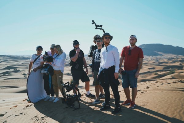 Alyosha & Vlad Darwin відзняли кліп «Торнадо» в Арабських Еміратах: перші фото зі знімального майданчика (фото, аудіо)